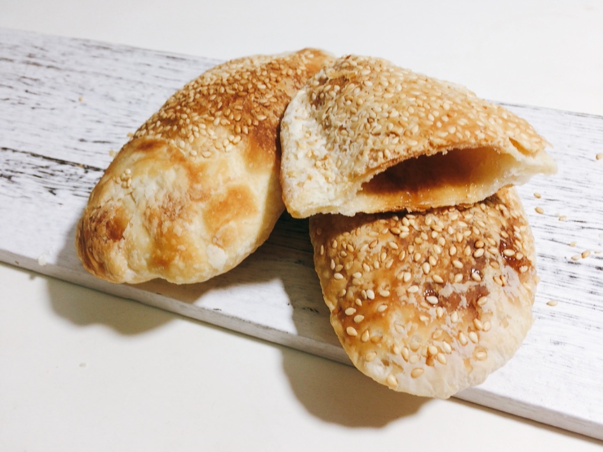 Sweet clay oven rolls