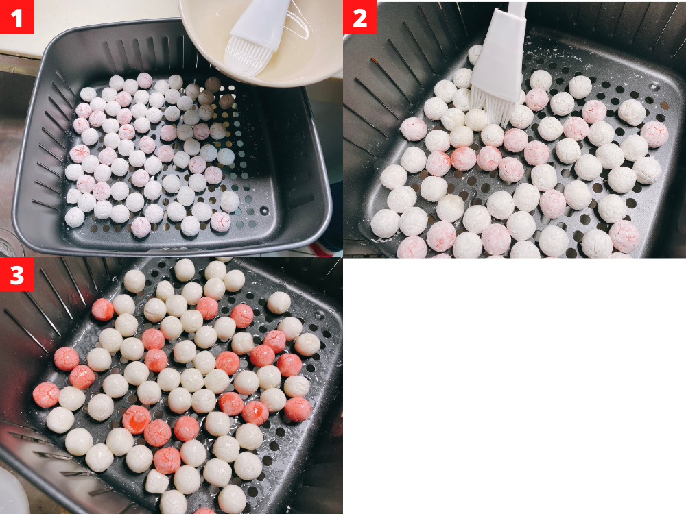 open the basket and brush the tangyuan with vegetable oil