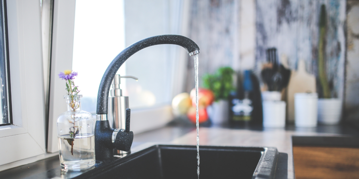 Types of Kitchen Sinks and Faucets